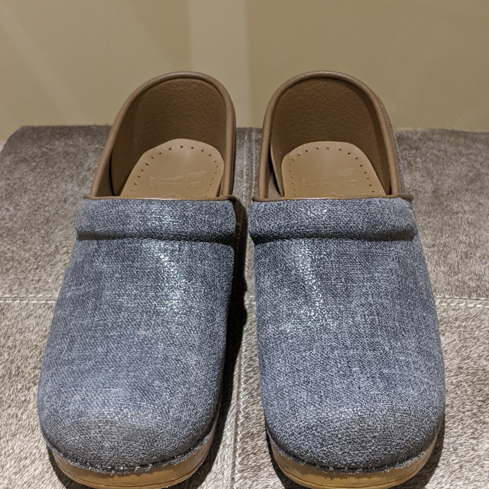 Dansko Professional Clogs. Size Eu39, Us8 - image 1